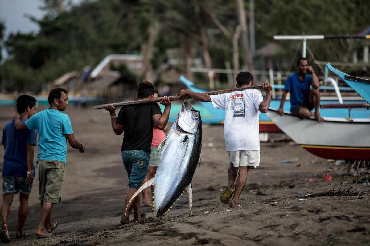 fishermen in Philippines